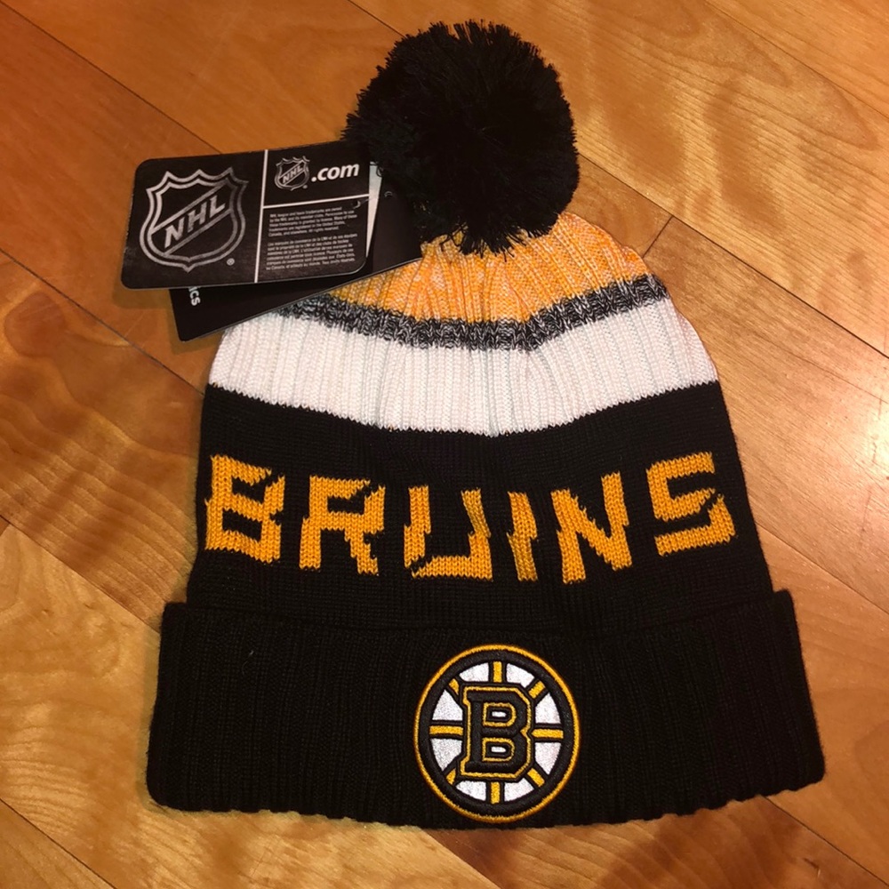 NWT Boston bruins winter hat